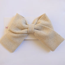 Carregar imagem no visualizador da galeria, Laço Carinho Linho