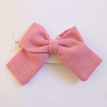 Carregar imagem no visualizador da galeria, Laço Carinho Linho