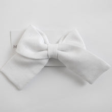 Carregar imagem no visualizador da galeria, Laço Carinho Linho
