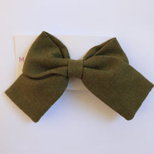 Carregar imagem no visualizador da galeria, Laço Carinho Linho
