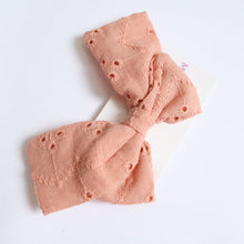 Carregar imagem no visualizador da galeria, Laço Carinho Laise Rose
