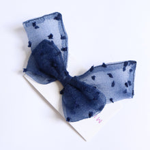 Carregar imagem no visualizador da galeria, Laço Organza Marinho
