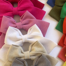 Carregar e reproduzir vídeo no visualizador da galeria, Laço Carinho Linho
