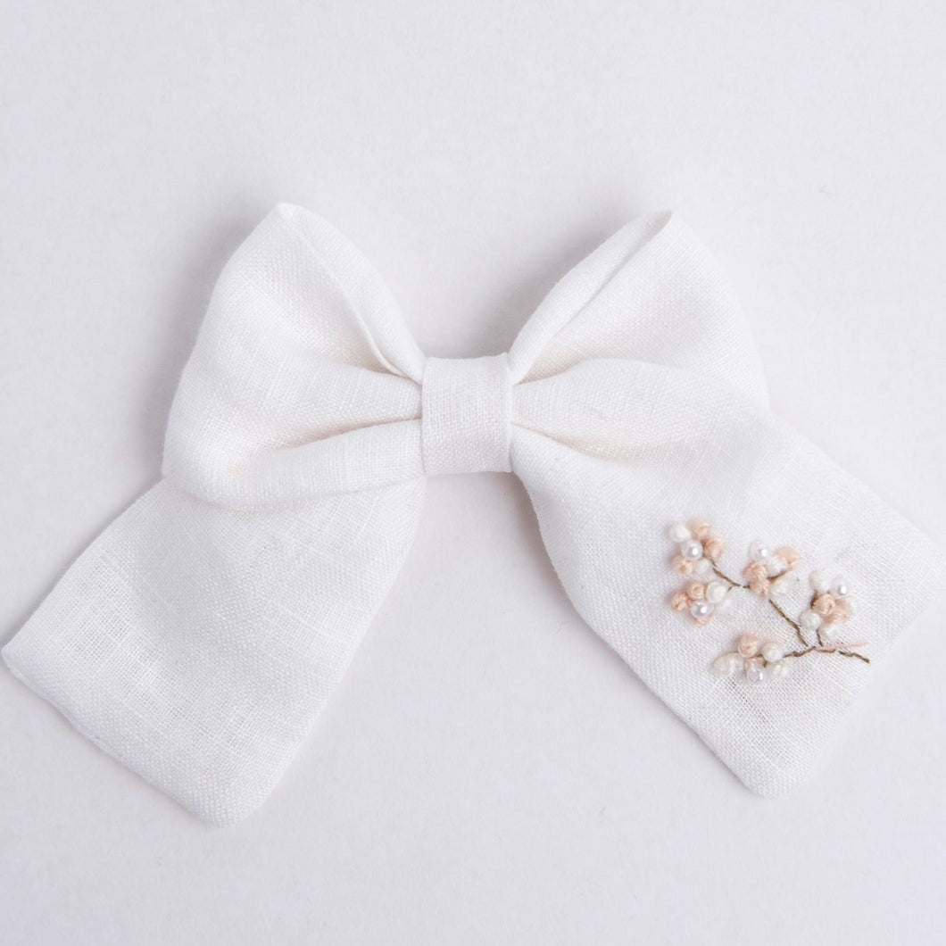 Laço Blossom Branco Bordado