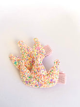 Carregar imagem no visualizador da galeria, Hair Clip Coroa Glitter
